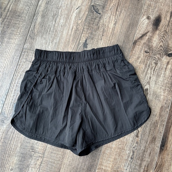 Yogalicious Pants - Yogalicious Radiant Commuter Short Black Women's Size Small